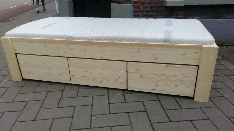 Houten Bed / Familiebed - Petra - Incl. bodem (240cm Breed)